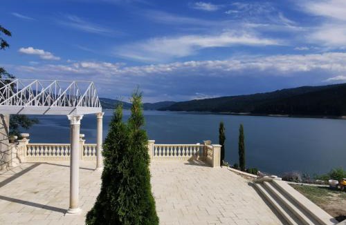 Chiriteni Hotel | Gradinile Romane