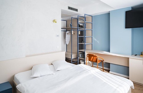 Dorobanti Hotel | Graffiti Hotel Rooftop - Central Location