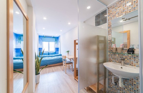 Old Quarter House | Graffiti Hotel