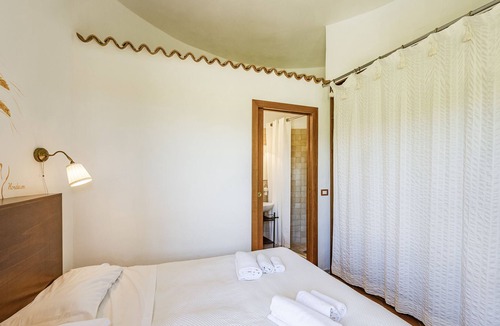 Ceraso Apartment | Granaio Orzo In Fattoria Con Piscina, Ceraso, Italy