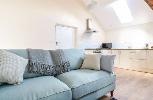 Madley Cottage | GRANARY 2, pet friendly, with a garden in Madley