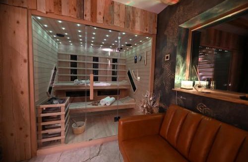 Dolenjske Toplice Villa | Granary SPA - Cabin with Pool, Sauna & Jacuzzi
