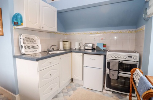Huntley Cottage | GRANARY STUDIO, romantic, character holiday cottage in Newent