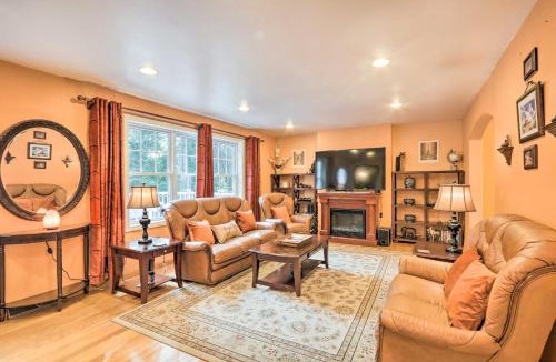 Granby House | Granby Home w/Deck < 1/2 Mi to Aldrich Lake!