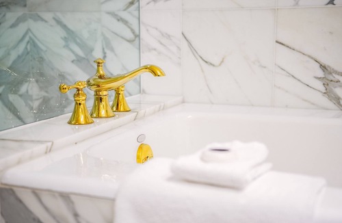 Rio Grande Hotel | Grand America | Premier 2 Queen | Art Tour, Spa Experience, Downtown | 2 Units