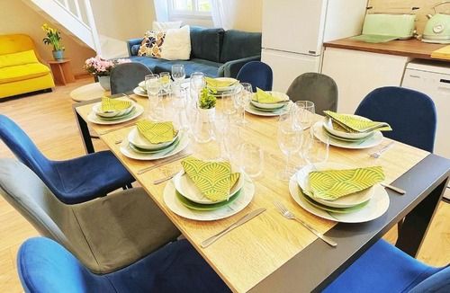 Lagny-sur-Marne Apartment | Grand appart 130m2 - 5 chambres et 3 salles de bain pour 13 pers - 15 min Disney - Parking gratuit