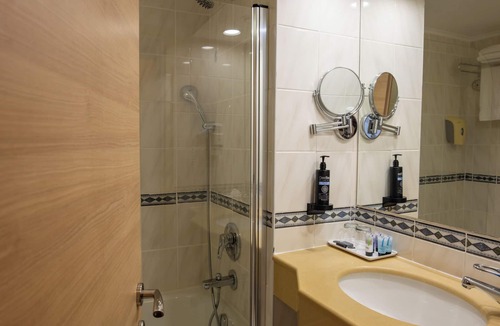 Old North Hotel | Grand Beach Hotel