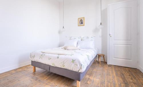 Paray-le-Monial House | Grand Duplex avec Spa et Parking privé- 8 personnes