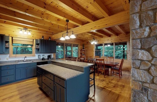 Jay House | Grand Ebs View Lodge, Ultimate Log Luxury, Stunning Views, Hot Tub & Sauna, EV Charger, 3D Tour