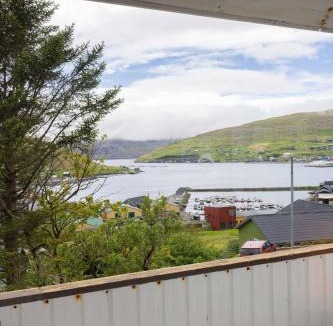 Vestmanna House | Grand Fjordview Villa - Sleeps 15 & 3 Baths