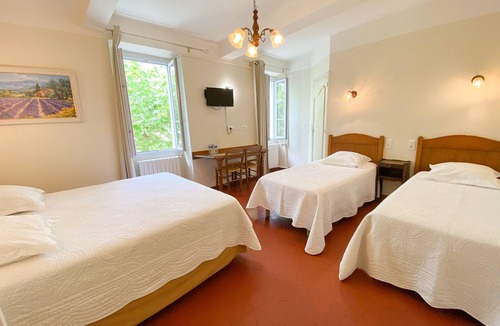 Comps-sur-Artuby Hotel | Grand Hôtel Bain