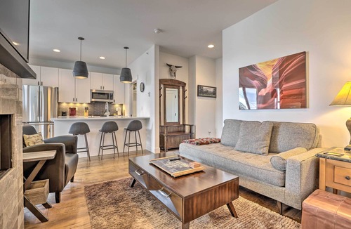 Grand Lake Condo | Grand Lake Condo w/Balcony & Mountain Views
