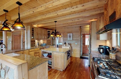 Wilmington House | Grand Meadows Lodge, Ultimate Log Luxury, Stunning Views, Hot Tub & Sauna, EV Charger, 3D Tour