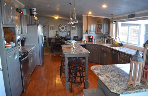 Grove House | GRAND PANORAMIC RETREAT, 6 BR, 3 BA, 300' Lakefront, Dock & Launch! NEW