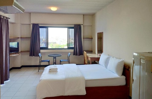 Nonthaburi Hotel | Grand Residence Ngamwongwan 19