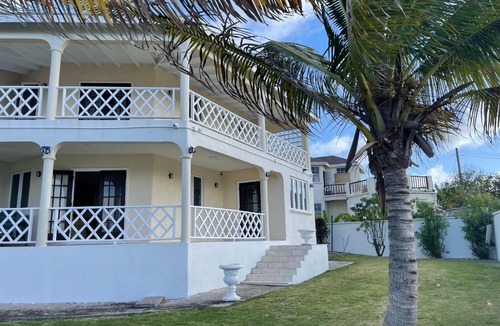 Marley Vale House | 'GRAND RIVEIRE' Private Room with Ocean View