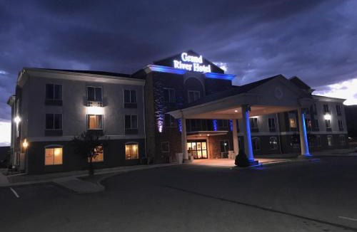 Parachute Hotel | Grand River Hotel