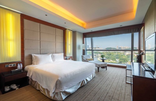 Longhua District Hotel | Grand Skylight International Hotel Guanlan