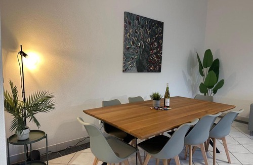 Hallbergmoos Apartment | Grand Suite - Perfekt für 6-8! Parken Flughafen