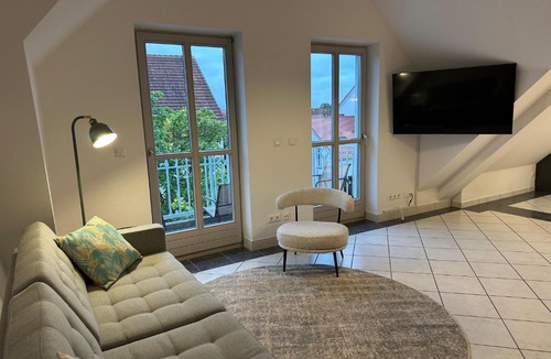 Hallbergmoos Apartment | Grand Suite - Perfekt für 6-8! Parken Flughafen