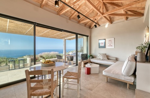 Tsoukaladhes Villa | Grand Suite With Private Pool - with Panoramic View, Art Blue Villas