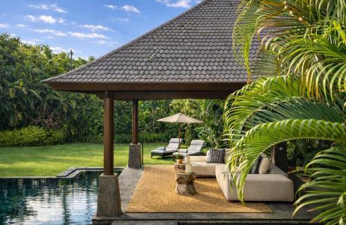Berawa Villa | Grand Villa Puri Padi - prime Canggu beach location, 25x5 infinity Pool!