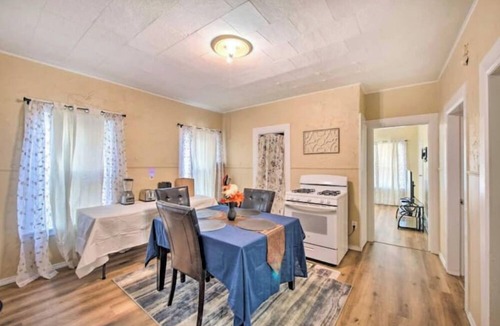 Worcester Apartment | Grand Worcester Getaway! Pets Welcome! Comfortable