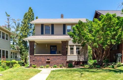 Cedar Rapids House | Grande Adventuren