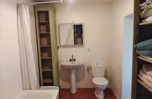 Cabrieres-d'Avignon Bed & Breakfast | Grande Chambre de 30m2 Dans Belle Demeure Xviiè à Cabrières D'avignon