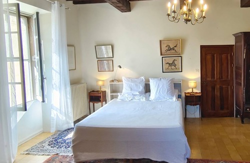 Cabrieres-d'Avignon Bed & Breakfast | Grande Chambre de 30m2 Dans Belle Demeure Xviiè à Cabrières D'avignon