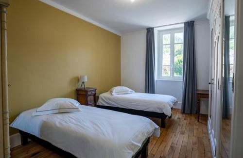Mont-Dore House | Grande demeure avec piscine couverte et parking pour 15 personnes - FR-1-858-4