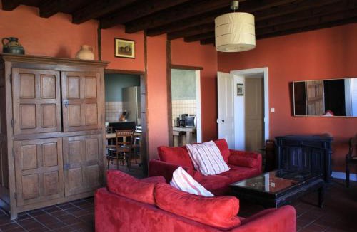 Chappes House | Grande ferme avec piscine privée et animaux acceptés à Chappes - FR-1-489-90