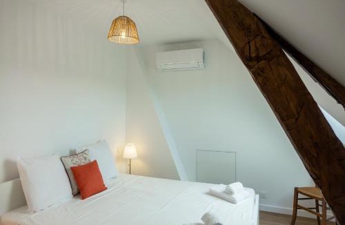 Sandillon House | Grande Maison Familiale Climatisée - à seulement 15mn d'Orléans - 5 chambres - 8 lits - Maison classée meublé de tourisme 3 étoiles