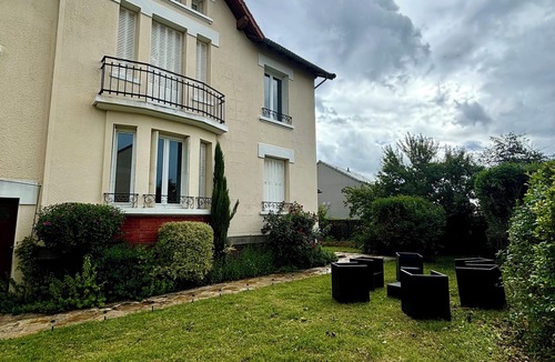 La Pradelle House | Grande Maison Avec Jardin en Centre Ville