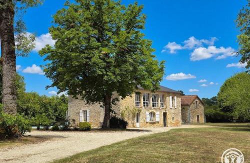 Savignac-les-Eglises House | Grande maison rénovée avec piscine privée et parc, idéale pour vacances en famille en Dordogne - FR-1-616-216