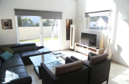 Saint-Germain-sur-Ay Villa | Grande Villa Bord De Mer
