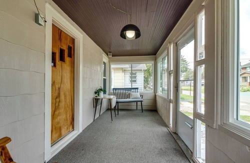 Monroe House | Grandma's Modern Getaway - 3 Bedroom, 1 Bath; Newly Renovated Kitchen