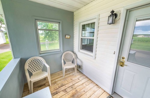 Lake Hallie House | Grandma`s Place/Country Home in the City