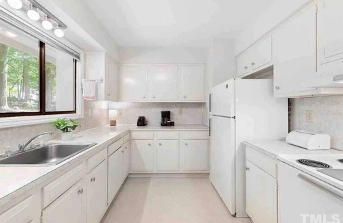 Chapel Hill House | Grandma’s House - Minutes from UNC, Firepit, Ninja Creami Available to Rent