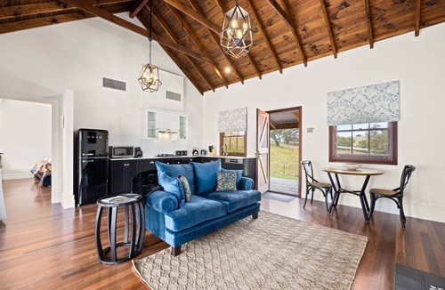 Dawesley Villa | Grandview Accommodation - Hideaway Huts