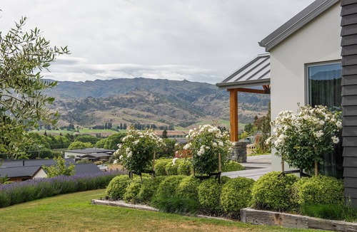 Lowburn House | Grandview Lodge – Lowburn Holiday Home