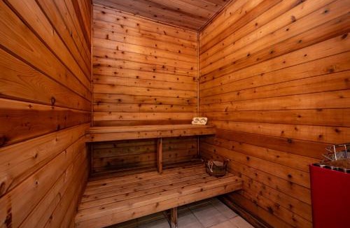 McHenry House | Grandview Lodge