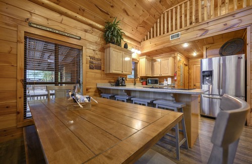 Broken Bow Cabin | Grandview ~ Riverfront with play set, hot tub, kayaks and outdoor patio