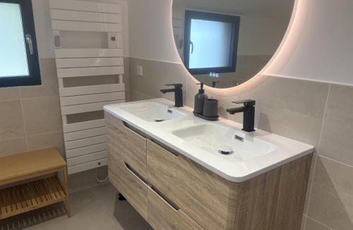 Asnieres sur Vegre House | Grange rustique rénovée au cœur de la campagne sarthoise - FR-1-410-489