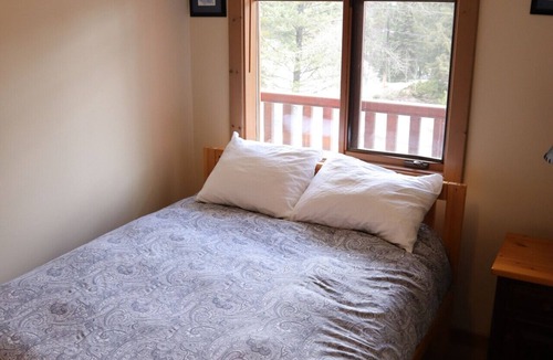 Rossland Villa | Granite Mountain Chalet E - Red Mountain Village sleeps 8
