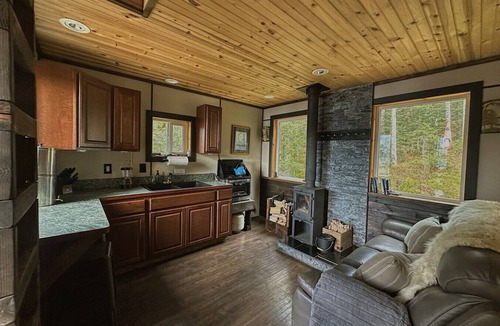 Seward Cabin | Granite Point Full Property
