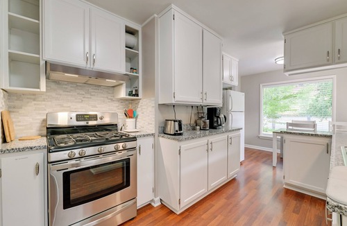 Grants Pass House | Grants Pass Getaway w/Expansive Deck!