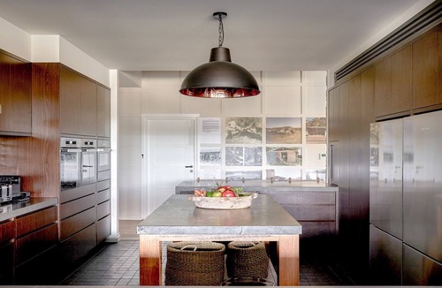 Longreach House | Grants - spacious riverside escape on the Shoalhaven River