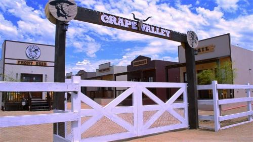 Valle de Guadalupe Other | Grape Valley Old West Cabins
