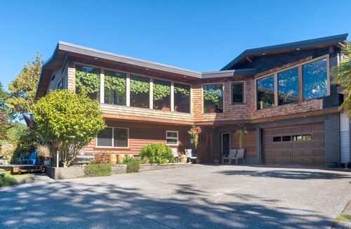 Ucluelet House | Grapevine Guest House